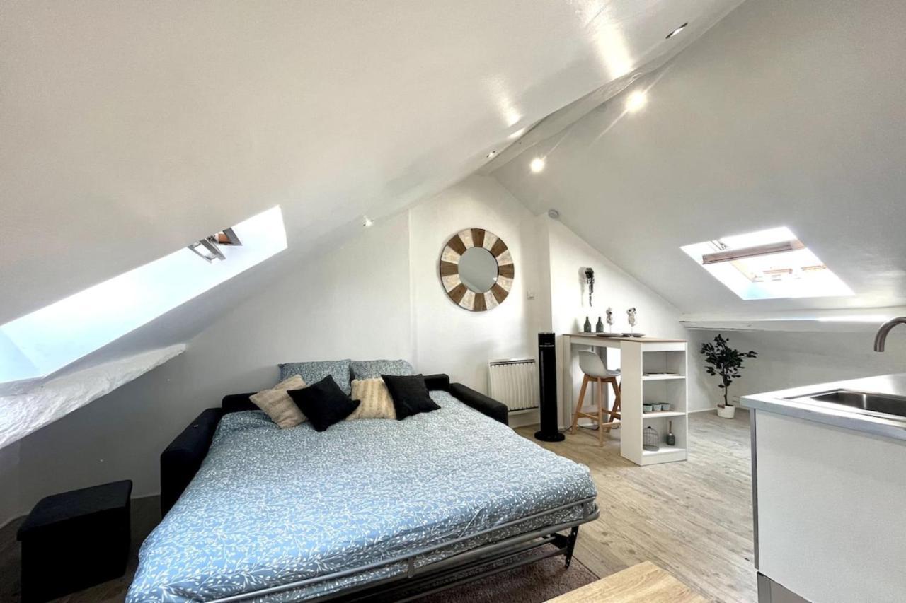 The Little French Studio - Fontainebleau Apartment Bagian luar foto