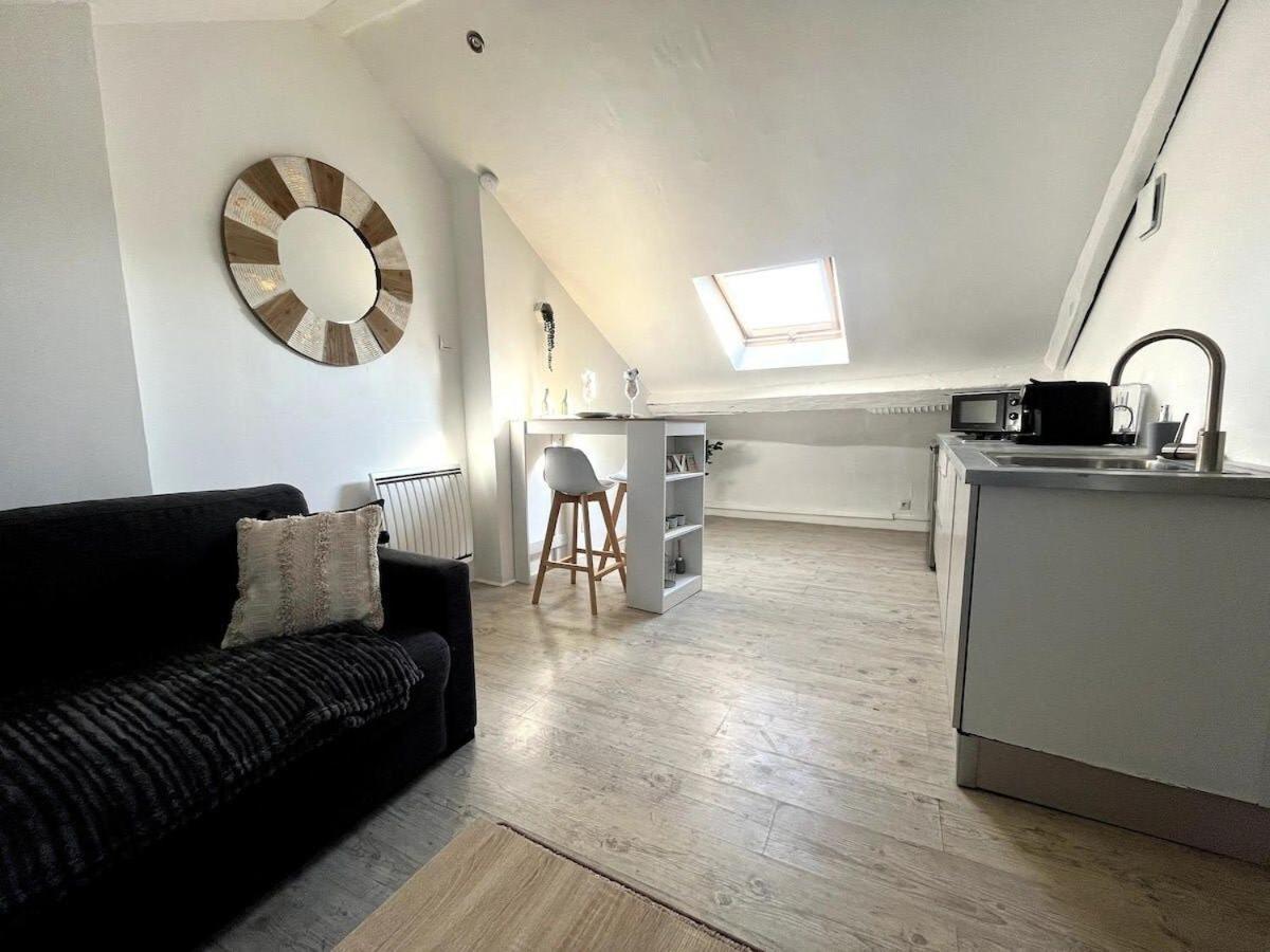 The Little French Studio - Fontainebleau Apartment Bagian luar foto